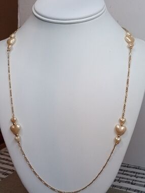 Delicate Gold-Tone Pearl Heart Bead Figaro Chain Necklace 30" Long Vintage